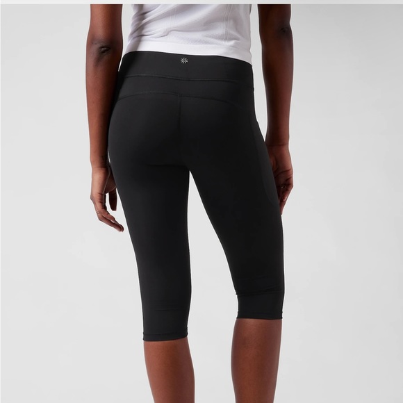 NWT Athleta Black Ultimate Stash Pocket Crop Leggings Capri  Size XS - Picture 2 of 6